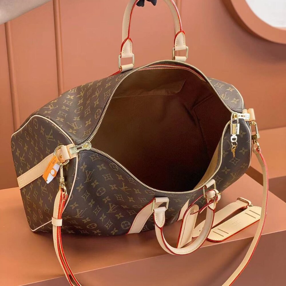 Louis Vuitton Handheld Bags, Chain Bags - Picture 6 of 9